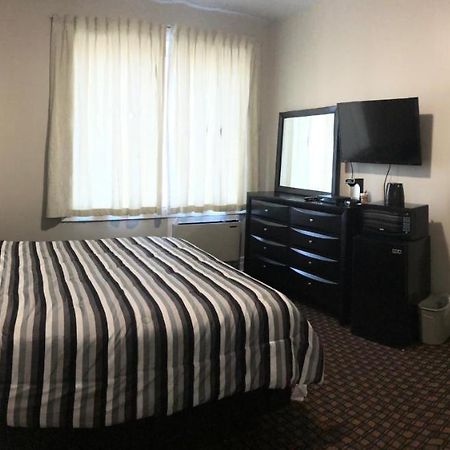 Royal Hotel Flin Flon Zewnętrze zdjęcie