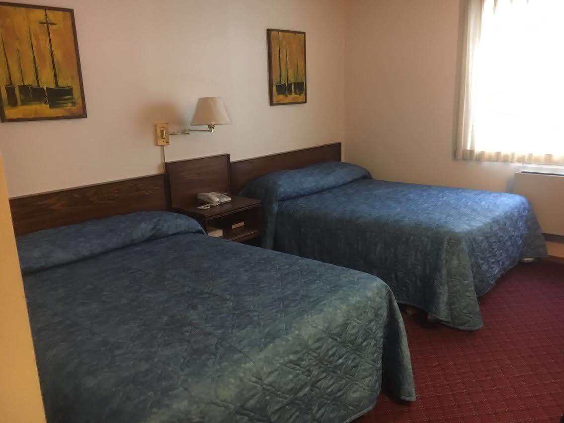 Royal Hotel Flin Flon Zewnętrze zdjęcie