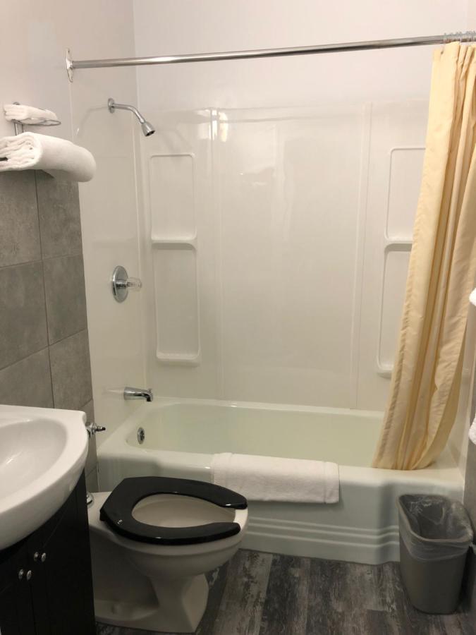 Royal Hotel Flin Flon Zewnętrze zdjęcie